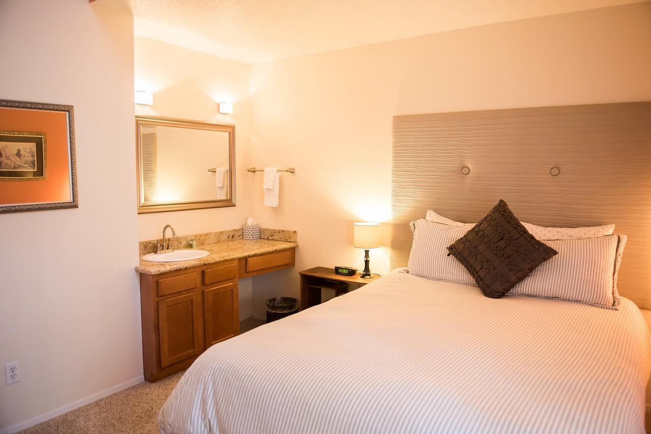 El Cuervo Abq Guest 3*